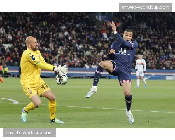 洛里昂1-1战平巴黎FC，班巴·迪昂角球破门延续2026年火热状态